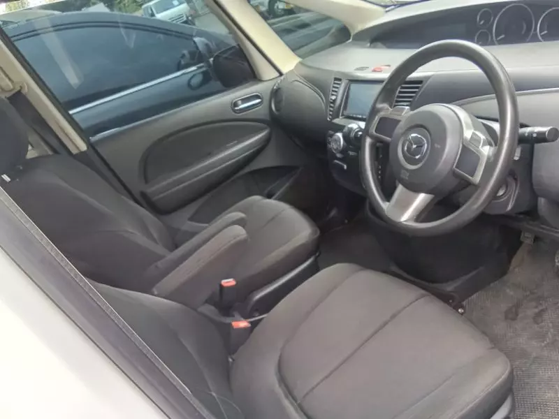 Mazda Biante   - 2015