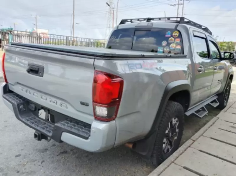 Toyota Tacoma   - 2018