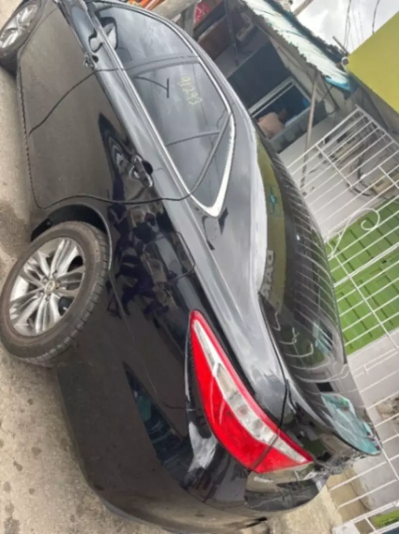 Toyota Camry   - 2016