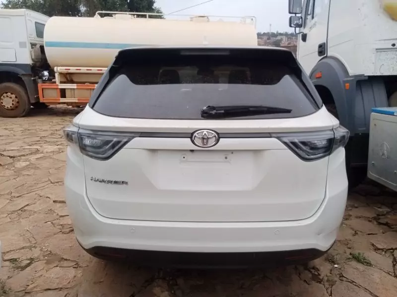Toyota Harrier   - 2014