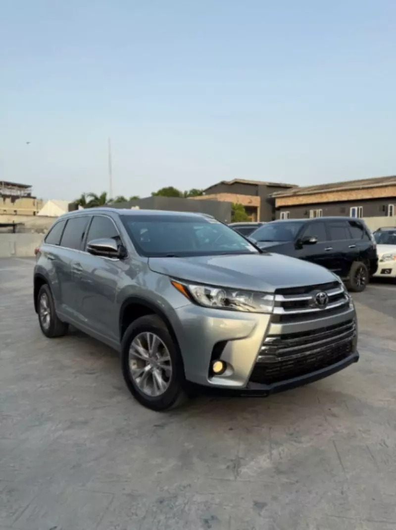 Toyota Highlander   - 2015
