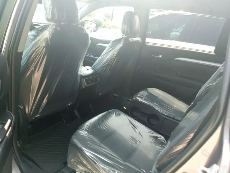 Toyota Highlander   - 2019
