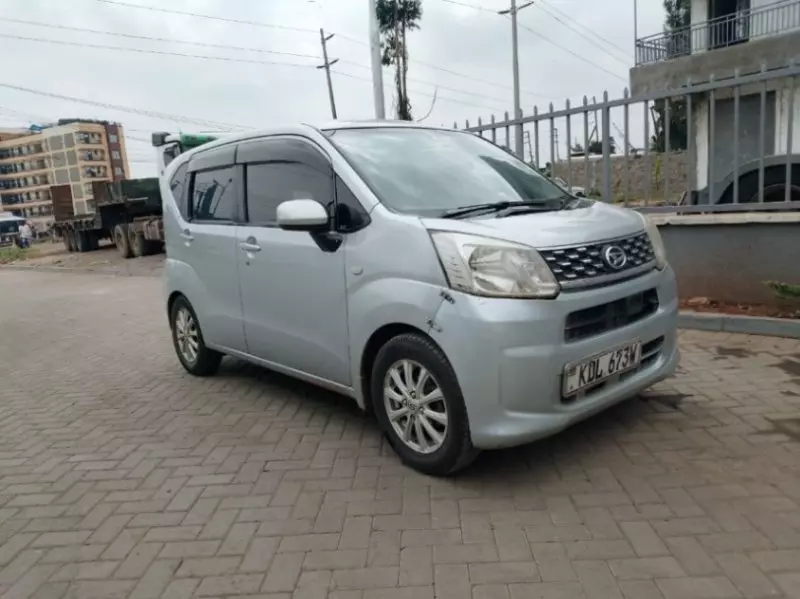 Daihatsu Mira    - 2016