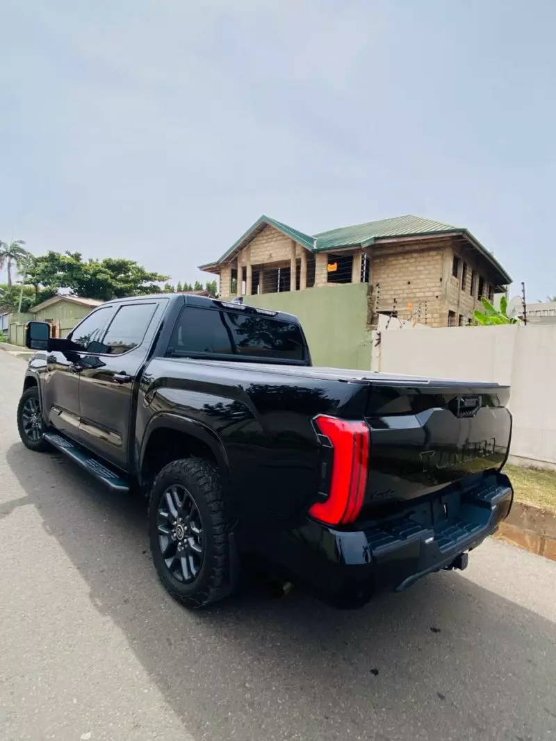 Toyota Tundra   - 2022
