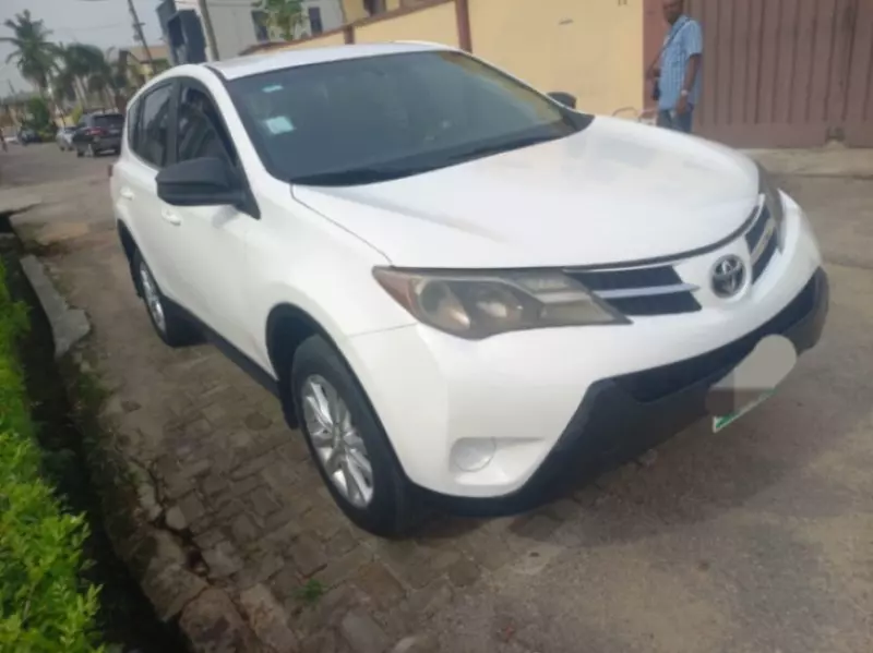 Toyota Rav4   - 2015