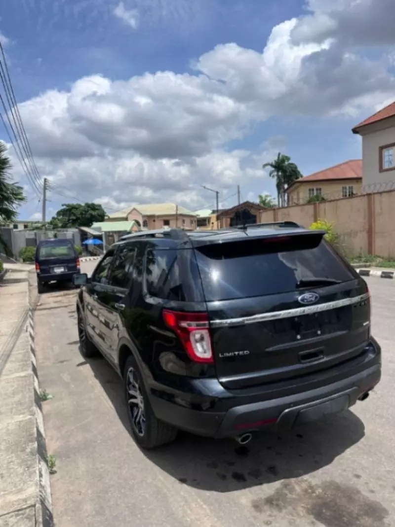 Ford Explorer LTD 3.5L   - 2013