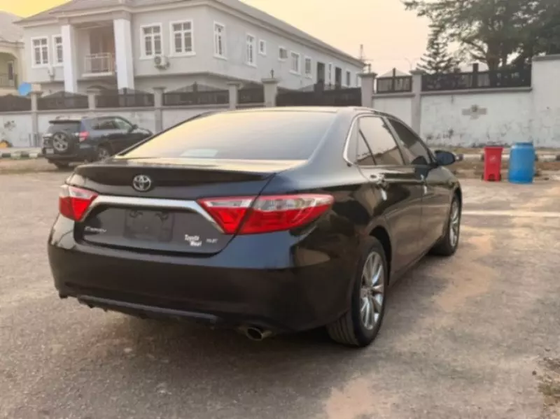 Toyota Camry - 2015