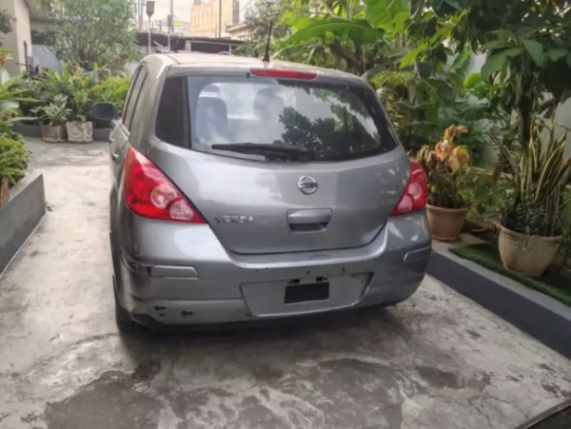 Nissan Versa - 2012