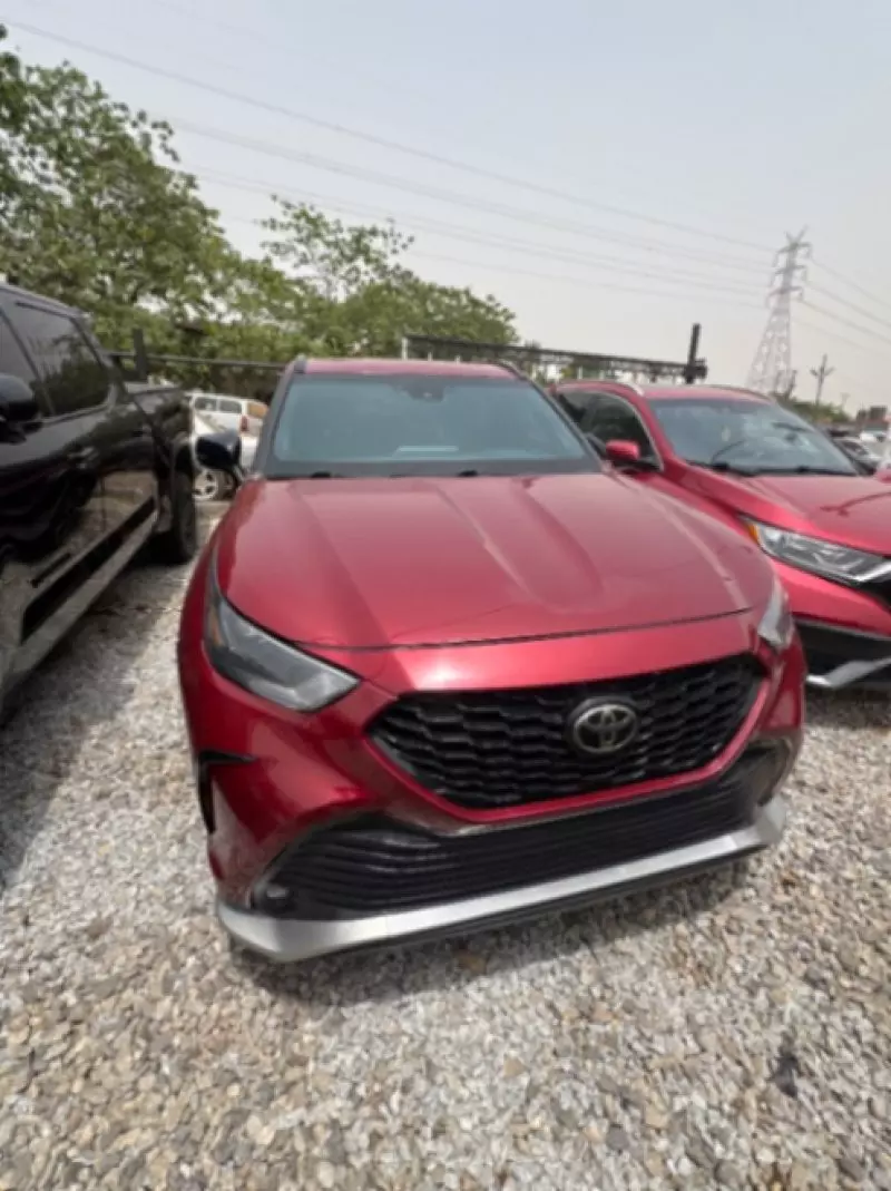 Toyota Highlander   - 2022