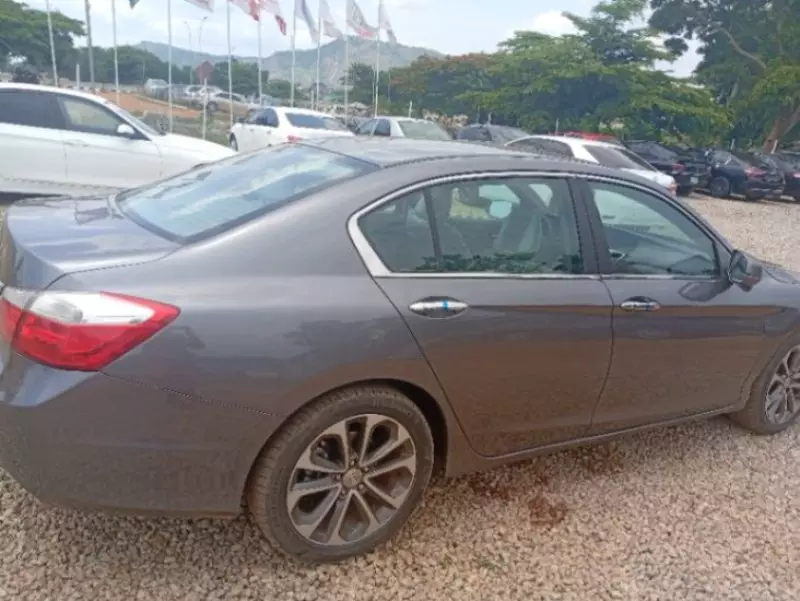 Honda Accord   - 2013