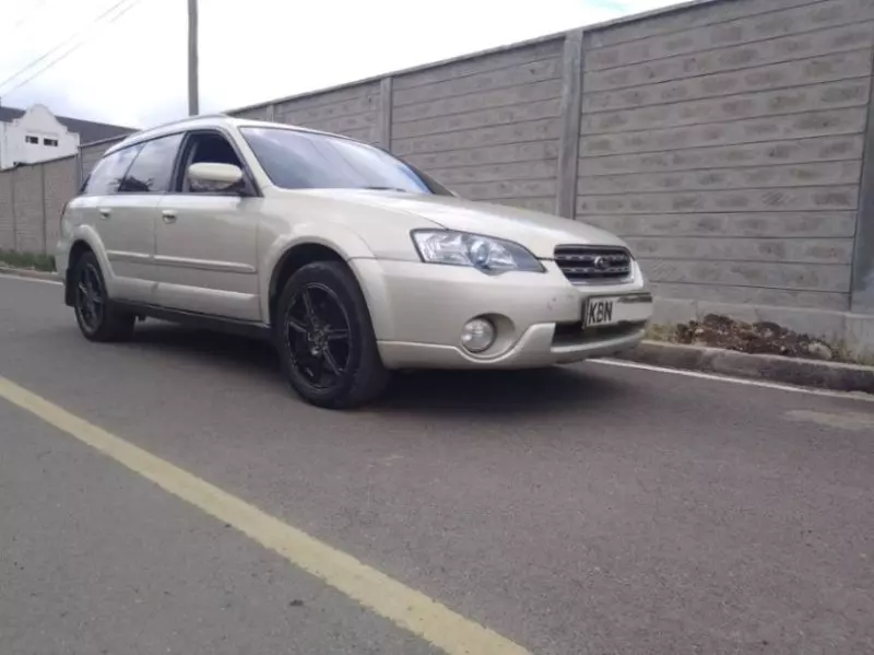 Subaru Outback   - 2004