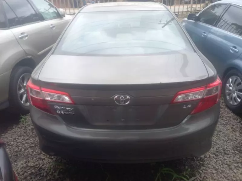 Toyota Camry   - 2014