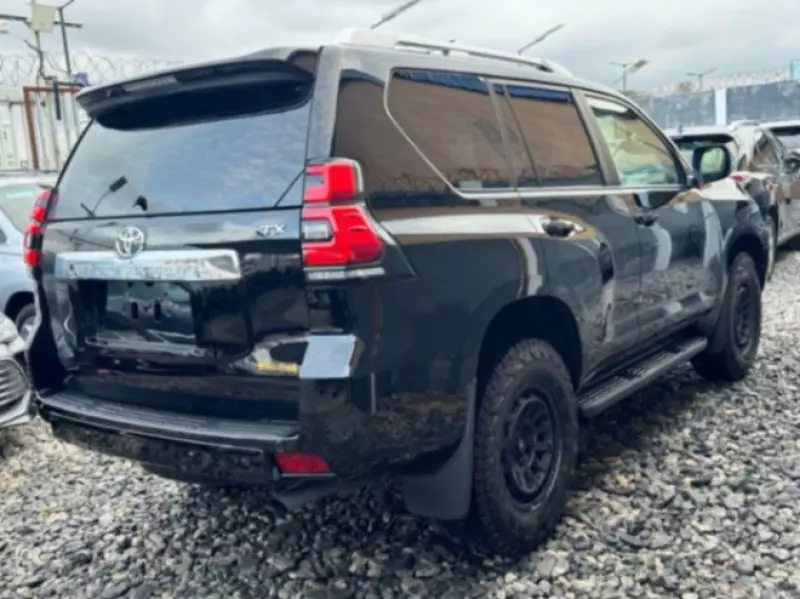 Toyota Land Cruiser   - 2021