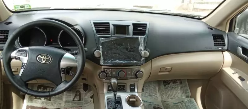 Toyota Highlander   - 2012