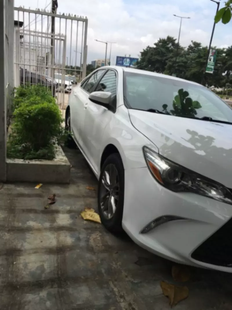 Toyota Camry   - 2018