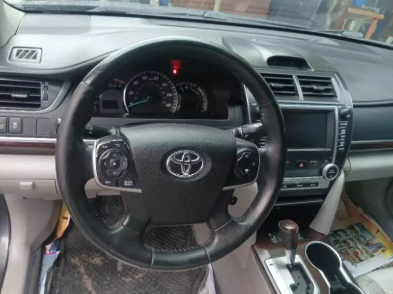 Toyota camry   - 2012