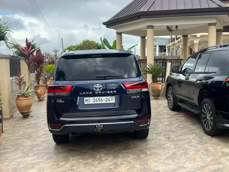 Toyota Land Cruiser VX   - 2021