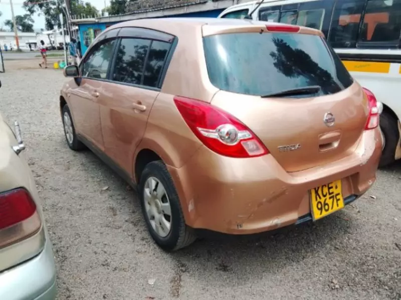 Nissan Tiida   - 2008