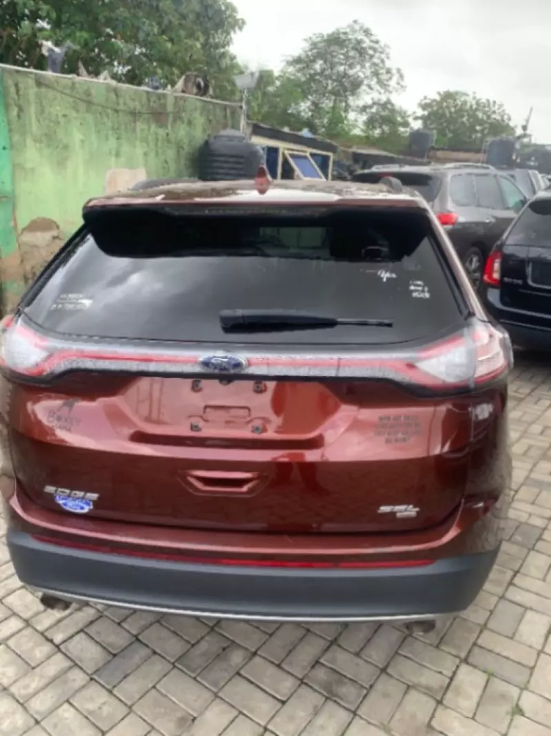Ford Edge   - 2015