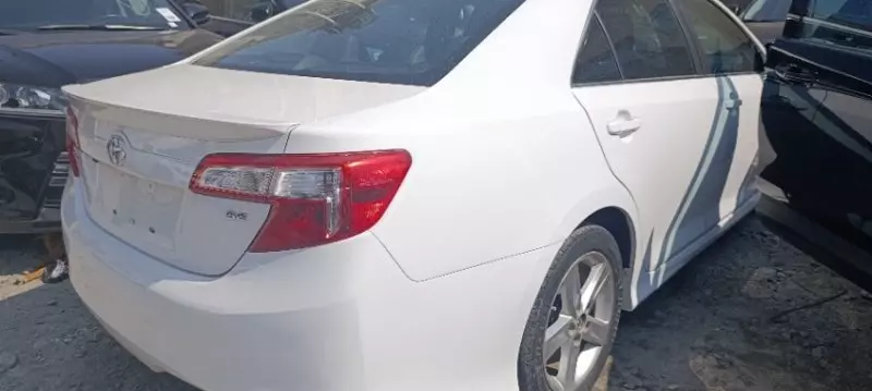 Toyota camry   - 2012