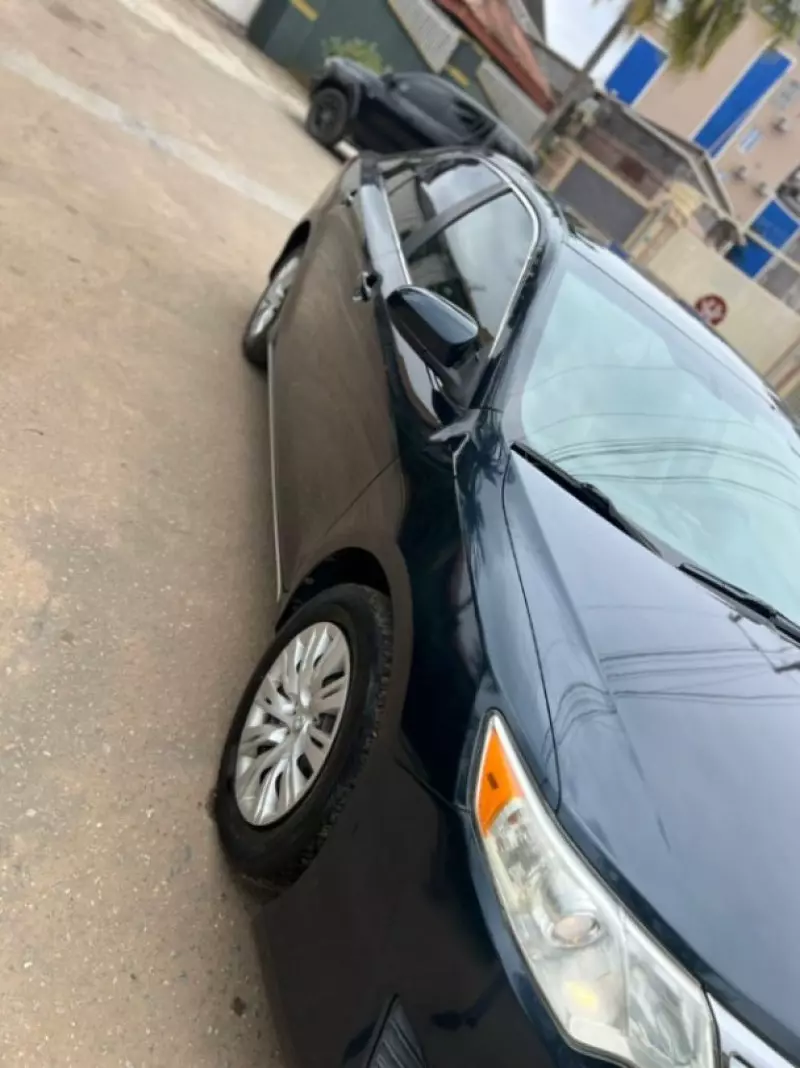 Toyota Camry   - 2012