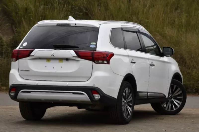 Mitsubishi OUTLANDER   - 2020