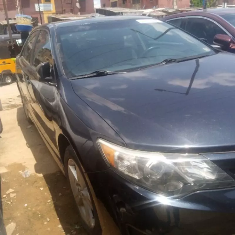 Toyota Camry   - 2014