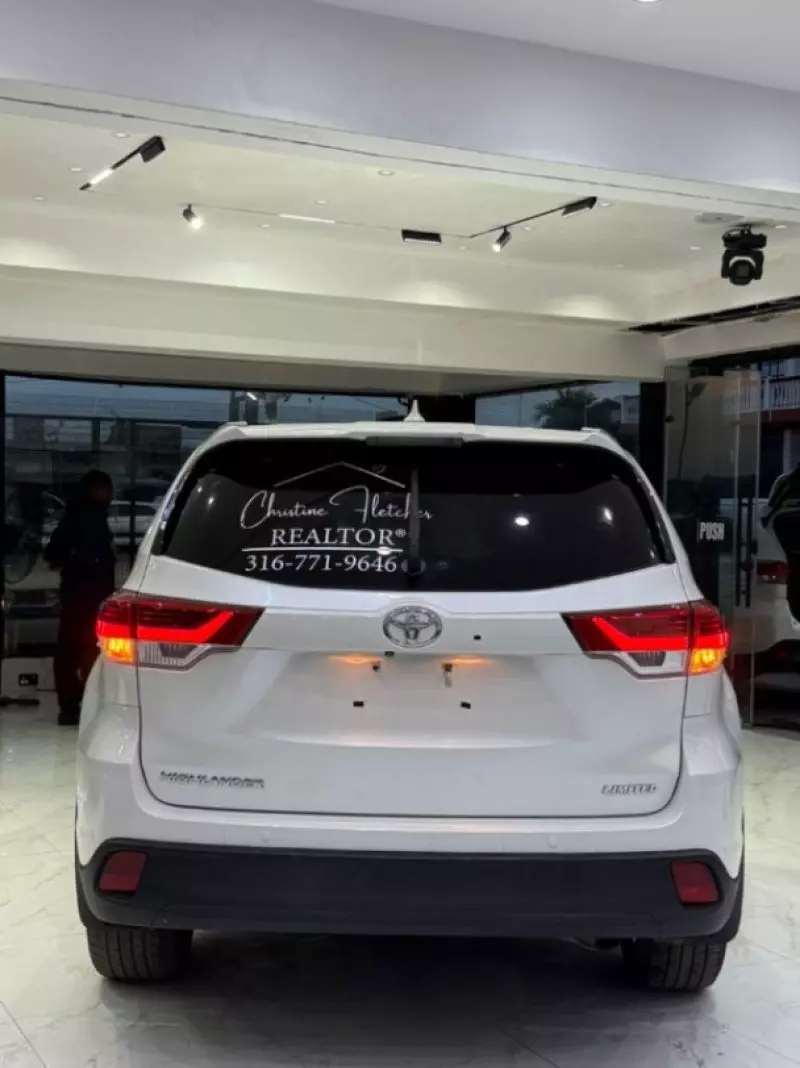 Toyota Highlander   - 2016