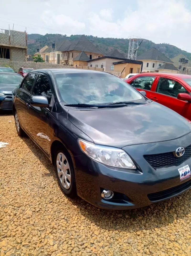 Toyota Corolla   - 2010