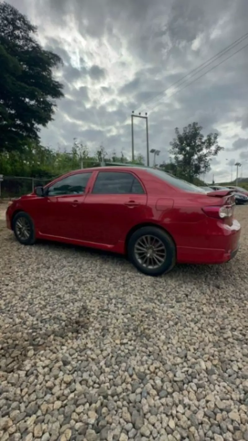 Toyota Corolla   - 2010