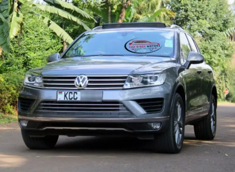 Volkswagen Touareg   - 2015