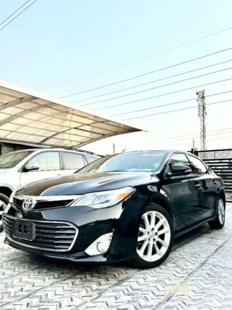 Toyota Avalon   - 2015