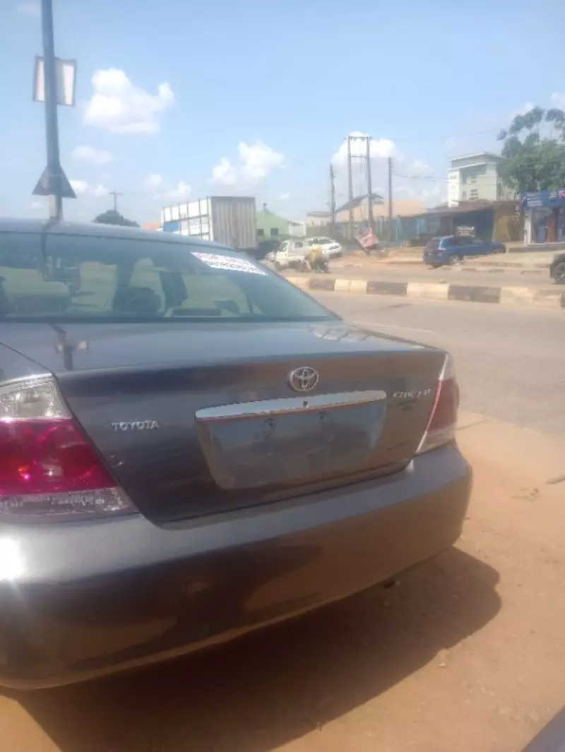 Toyota Camry   - 2003