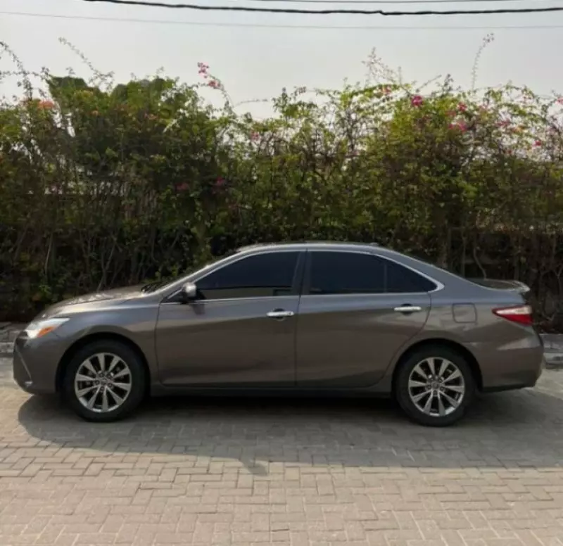 Toyota Camry   - 2016
