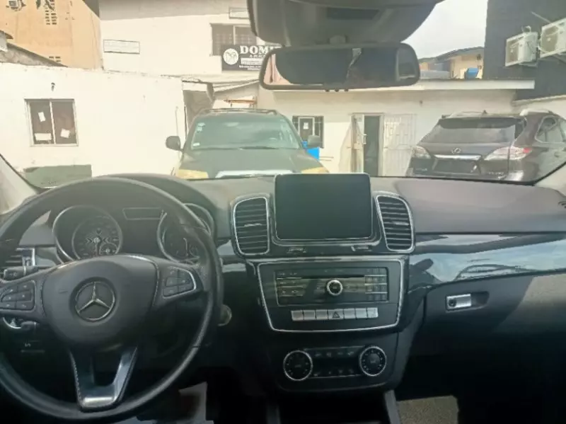 Mercedes-Benz GLE 350   - 2016