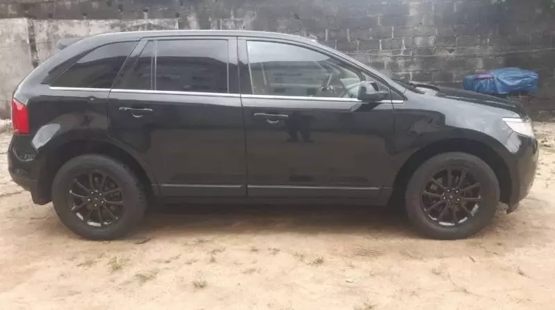 Ford Edge   - 2012