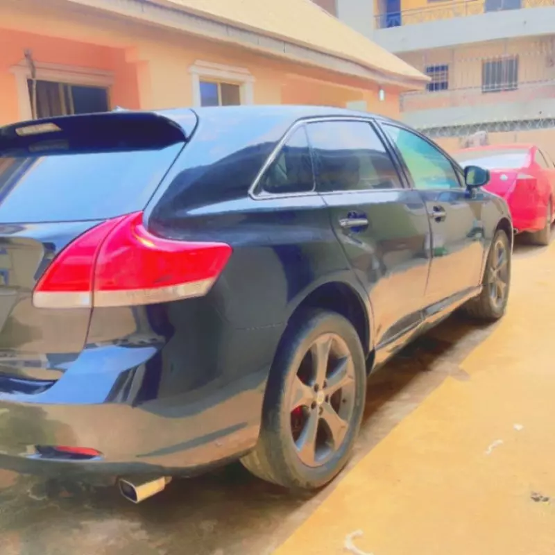 Toyota Venza   - 2011