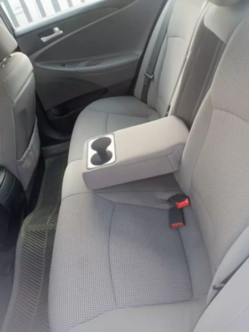 Hyundai Sonata   - 2012