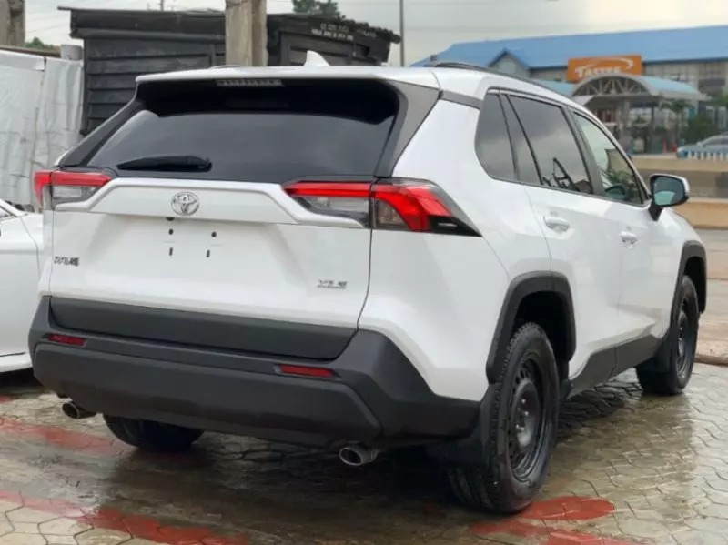 Toyota RAV 4   - 2021