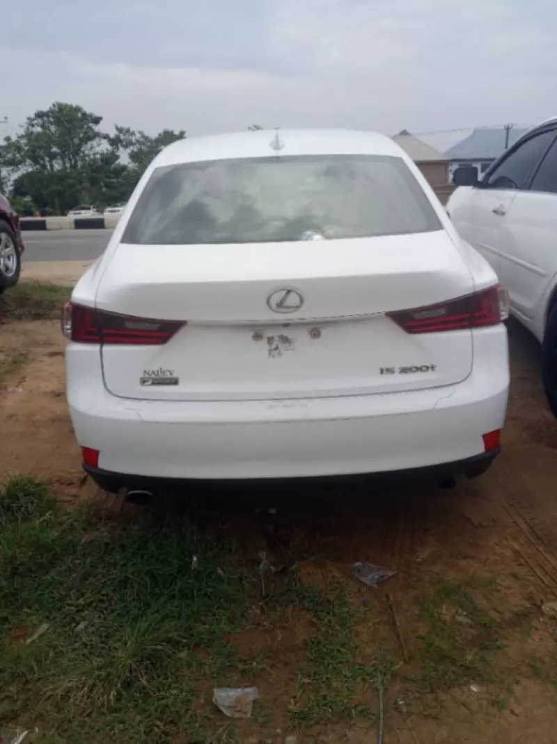 Lexus IS 200   - 2016