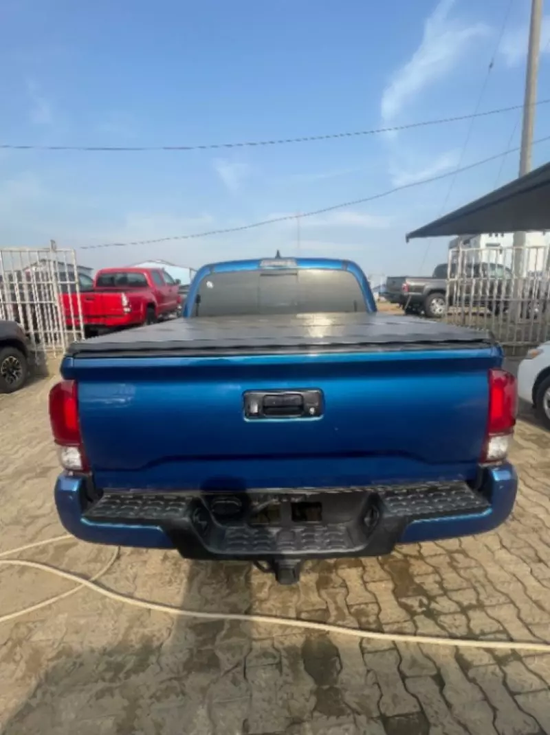 Toyota Tacoma - 2017