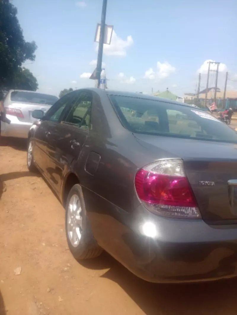Toyota Camry   - 2003