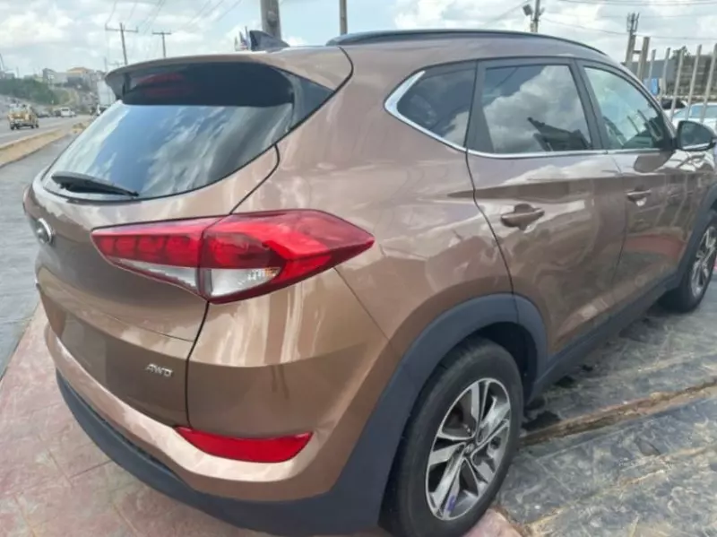 Hyundai TUCSON   - 2016