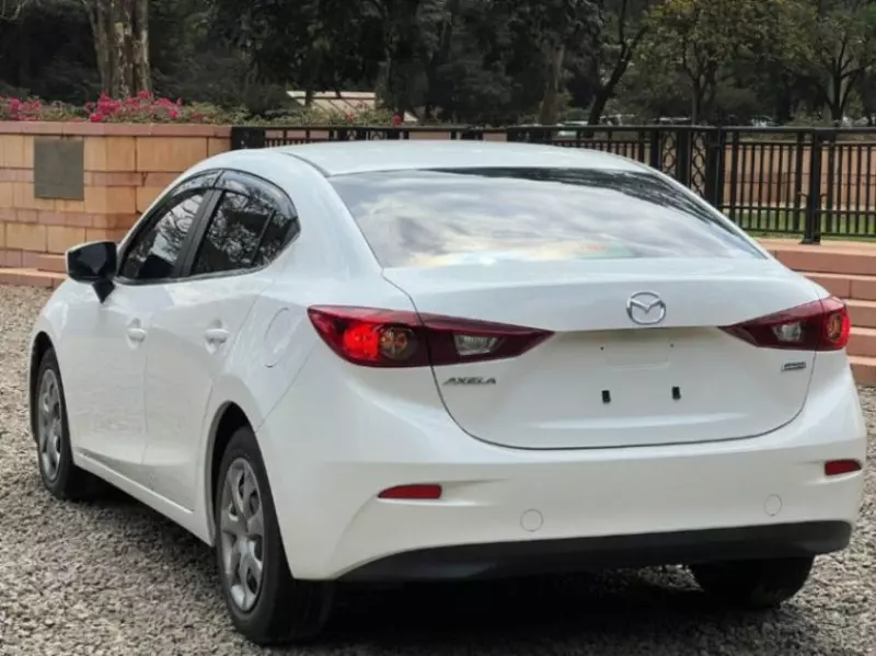 Mazda Axela    - 2017