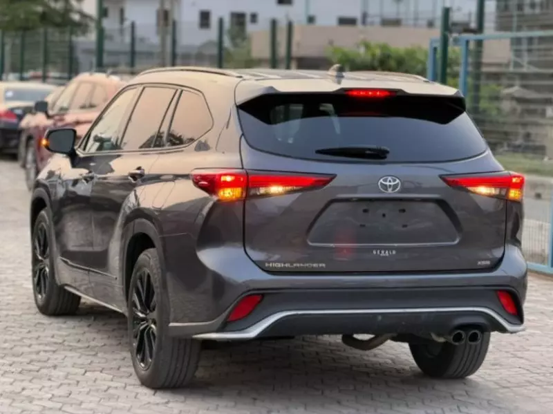 Toyota Highlander   - 2023