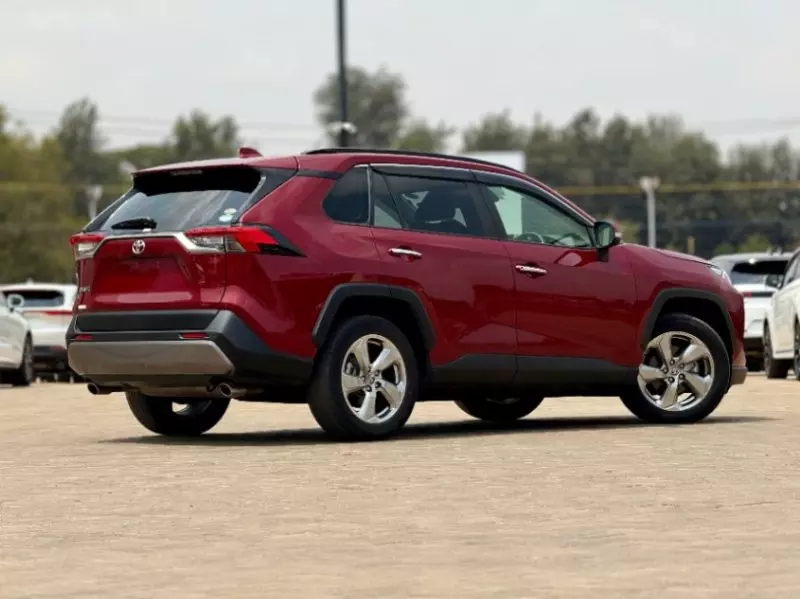 Toyota RAV 4   - 2019
