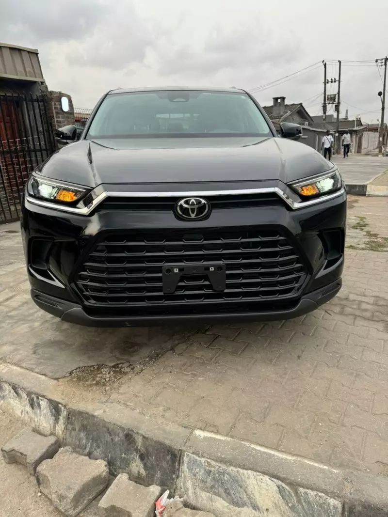 Toyota Highlander   - 2024