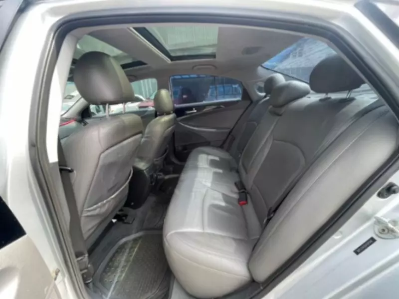 Hyundai Sonata   - 2013