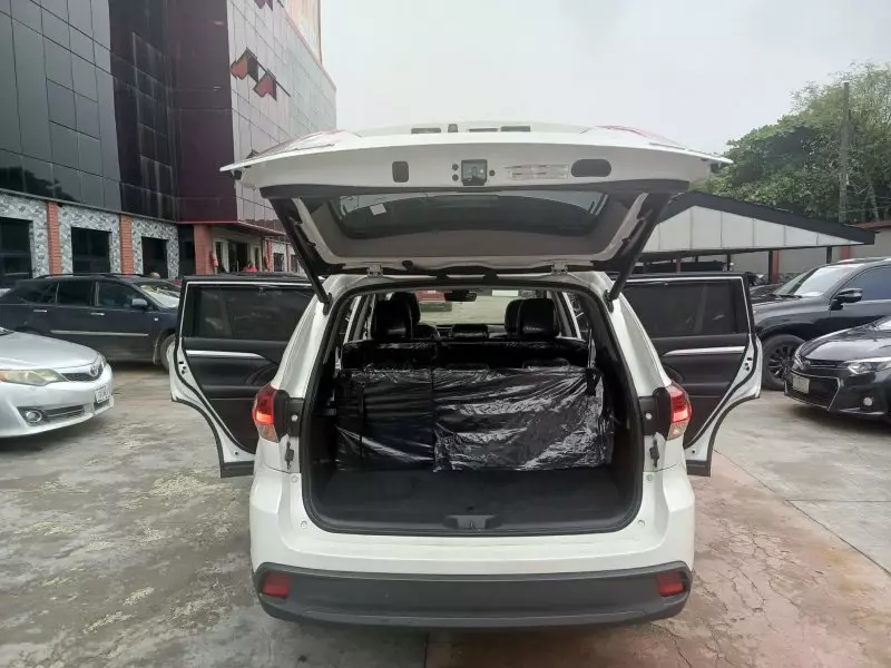 Toyota Highlander   - 2017