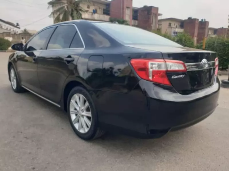 Toyota Camry   - 2014